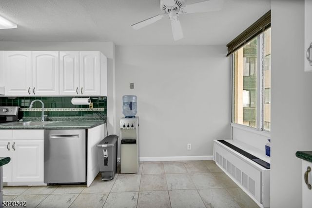 300 Winston Dr-C1601 1601, Cliffside Park Boro, NJ 07010