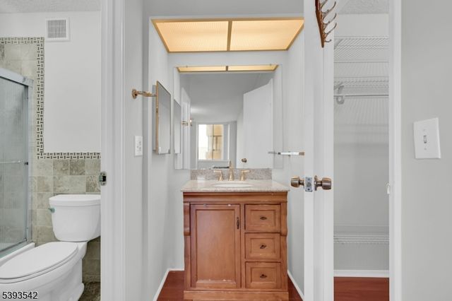 300 Winston Dr-C1601 1601, Cliffside Park Boro, NJ 07010