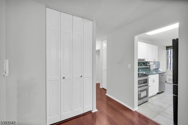 300 Winston Dr-C1601 1601, Cliffside Park Boro, NJ 07010