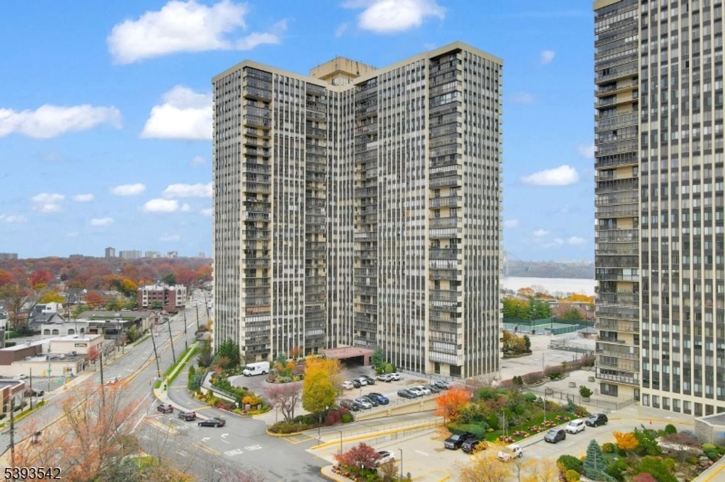 300 Winston Dr-C1601 1601, Cliffside Park Boro, NJ 07010