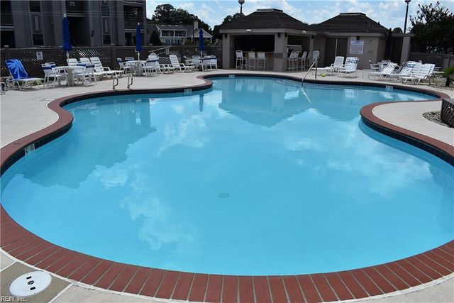 401 Harbour Pt Apt 302, Virginia Beach, VA 23451