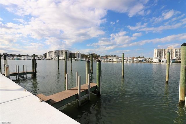 401 Harbour Pt Apt 302, Virginia Beach, VA 23451