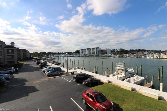 401 Harbour Pt Apt 302, Virginia Beach, VA 23451