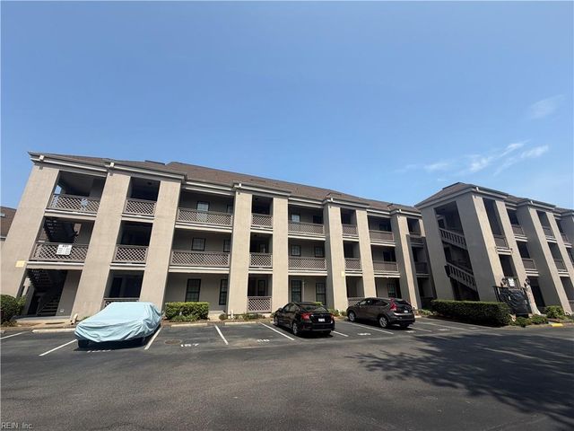 401 Harbour Pt Apt 302, Virginia Beach, VA 23451