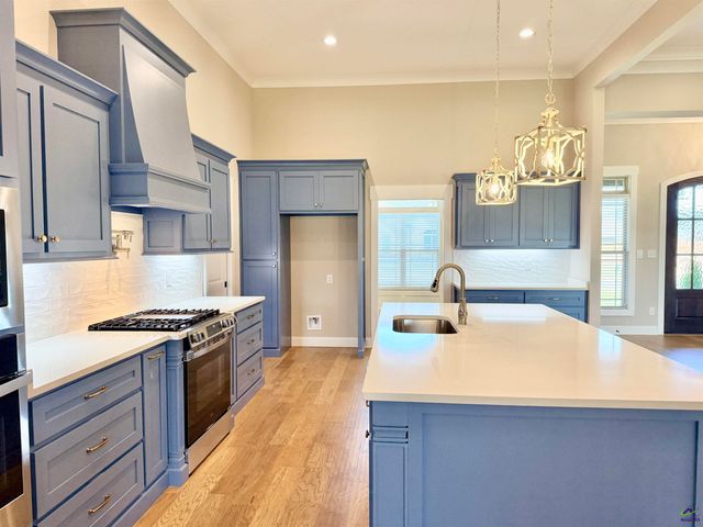 604 Willowbrook Lane, Kathleen, GA 31047