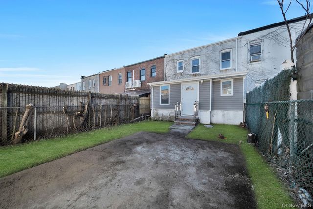 114-23 200th Street, Saint Albans, NY 11412