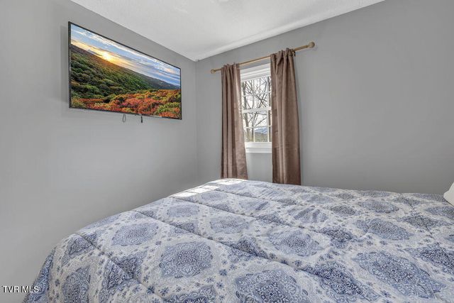 520 Hospital Hill Lane, Mountain City, TN 37683