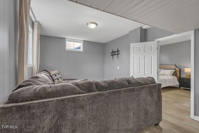 520 Hospital Hill Lane, Mountain City, TN 37683