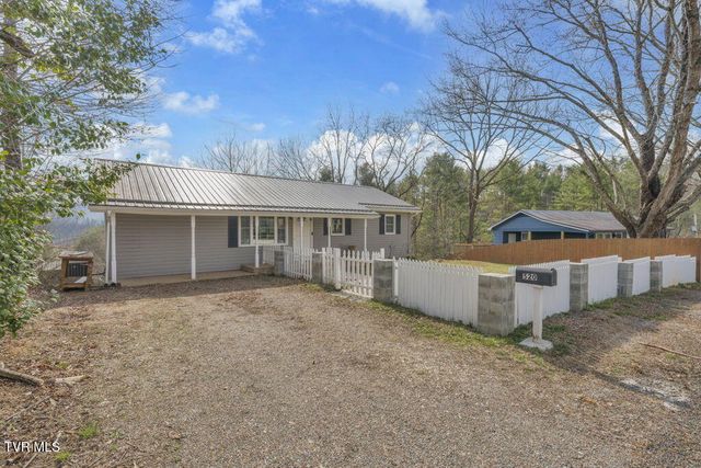 520 Hospital Hill Lane, Mountain City, TN 37683