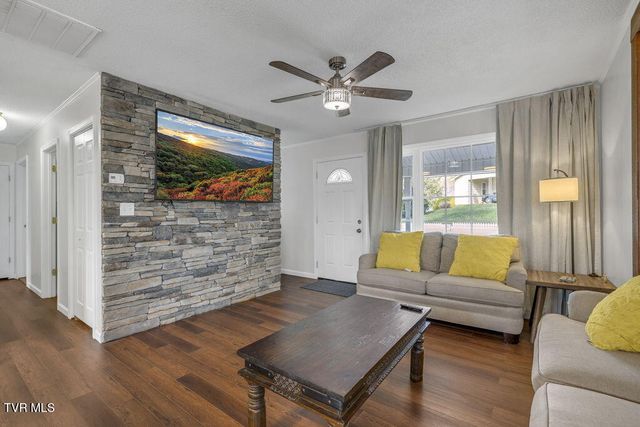 520 Hospital Hill Lane, Mountain City, TN 37683