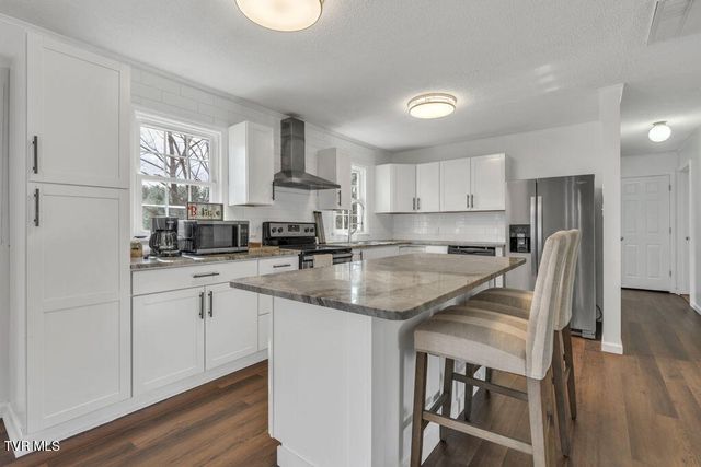 520 Hospital Hill Lane, Mountain City, TN 37683