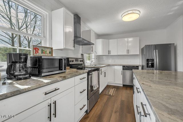 520 Hospital Hill Lane, Mountain City, TN 37683