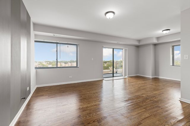 2451 W Howard Street 112, Chicago, IL 60645