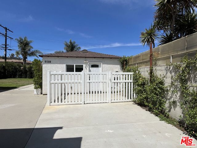3901 S Orange Drive, Los Angeles, CA 90008