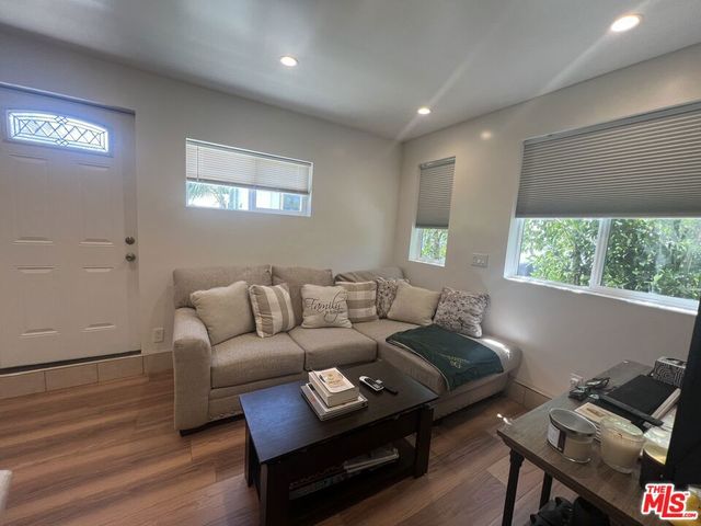 3901 S Orange Drive, Los Angeles, CA 90008