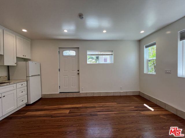 3901 S Orange Drive, Los Angeles, CA 90008