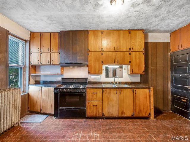 3950 Shenandoah Avenue, St Louis, MO 63110