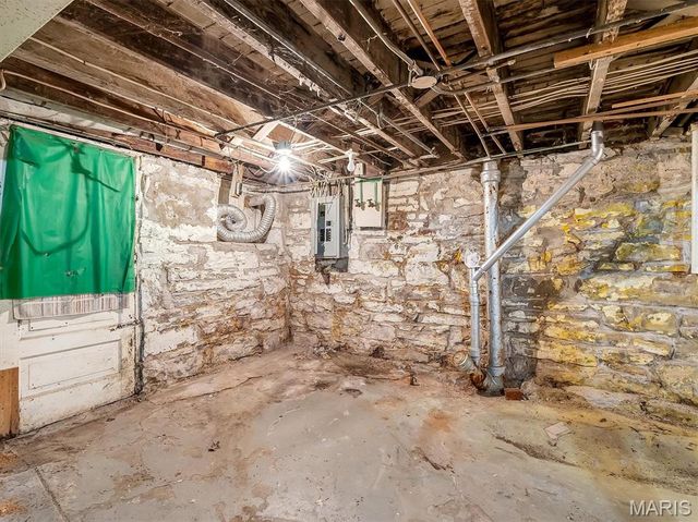 3950 Shenandoah Avenue, St Louis, MO 63110