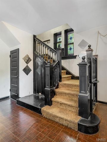 3950 Shenandoah Avenue, St Louis, MO 63110