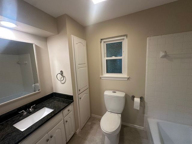 808 Portofino Drive, Arlington, TX 76012