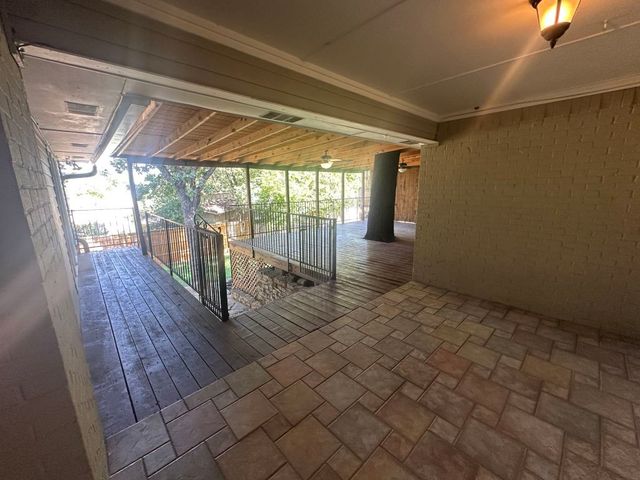 808 Portofino Drive, Arlington, TX 76012