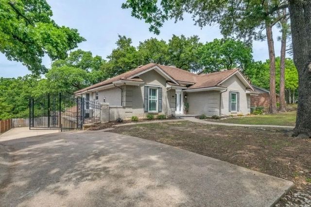 808 Portofino Drive, Arlington, TX 76012