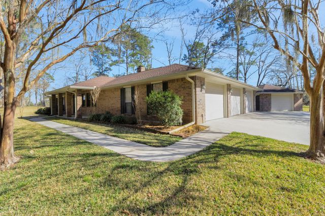41 S Holly Glen Drive, Point Blank, TX 77364