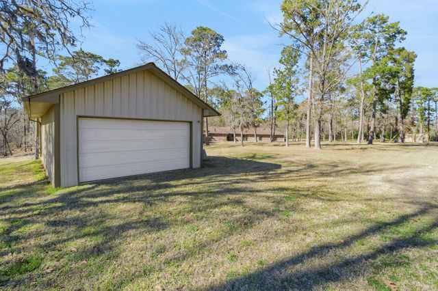 41 S Holly Glen Drive, Point Blank, TX 77364