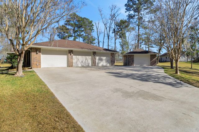 41 S Holly Glen Drive, Point Blank, TX 77364