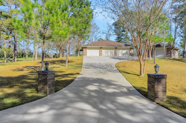 41 S Holly Glen Drive, Point Blank, TX 77364