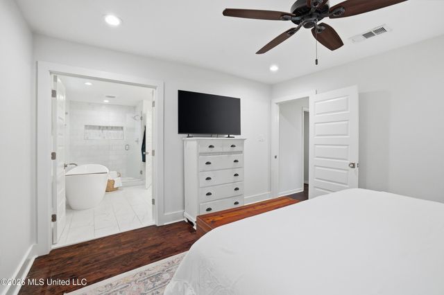 965 E Second Street, Pass Christian, MS 39571