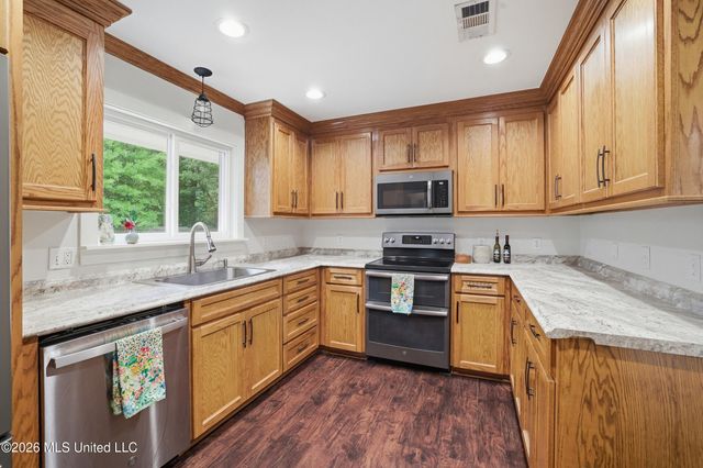 965 E Second Street, Pass Christian, MS 39571
