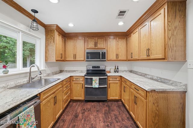 965 E Second Street, Pass Christian, MS 39571