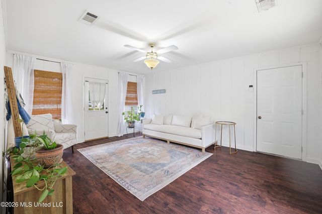 965 E Second Street, Pass Christian, MS 39571