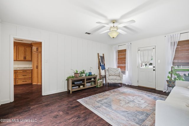 965 E Second Street, Pass Christian, MS 39571