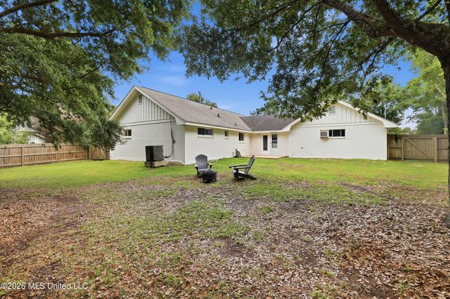 965 E Second Street, Pass Christian, MS 39571