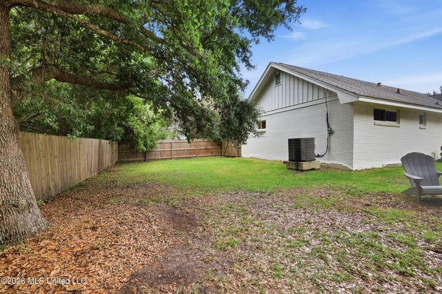 965 E Second Street, Pass Christian, MS 39571