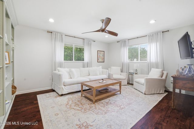965 E Second Street, Pass Christian, MS 39571