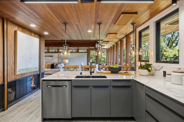 80 Skywood Way, Woodside, CA 94062