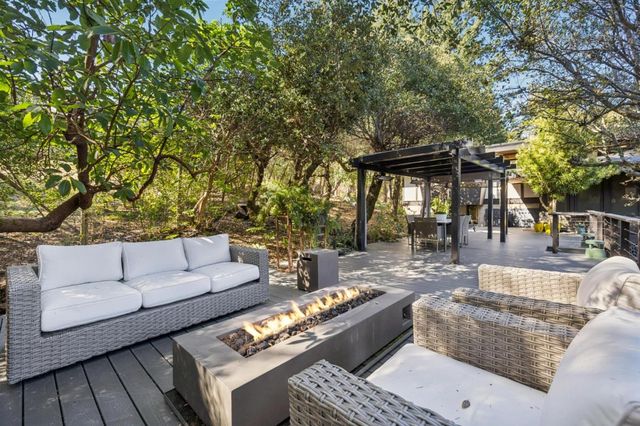 80 Skywood Way, Woodside, CA 94062