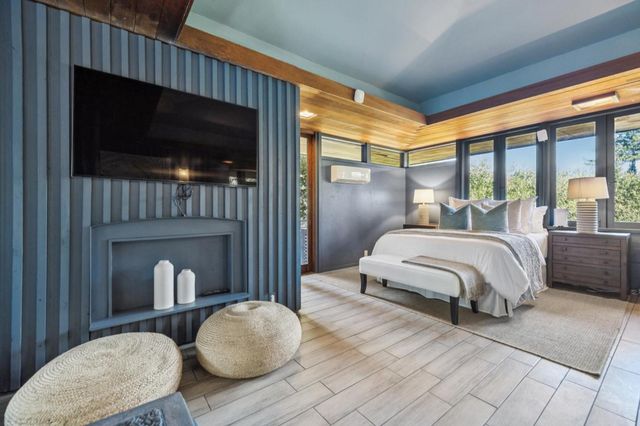 80 Skywood Way, Woodside, CA 94062