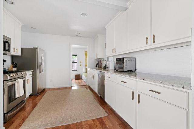 2906 Burning Oak DR, Austin, TX 78704