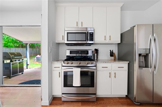 2906 Burning Oak DR, Austin, TX 78704