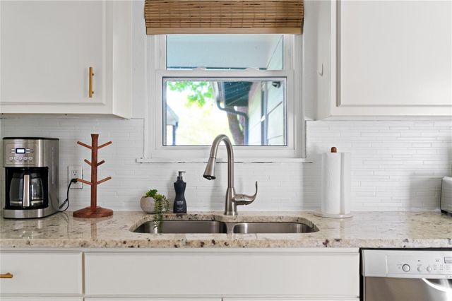 2906 Burning Oak DR, Austin, TX 78704