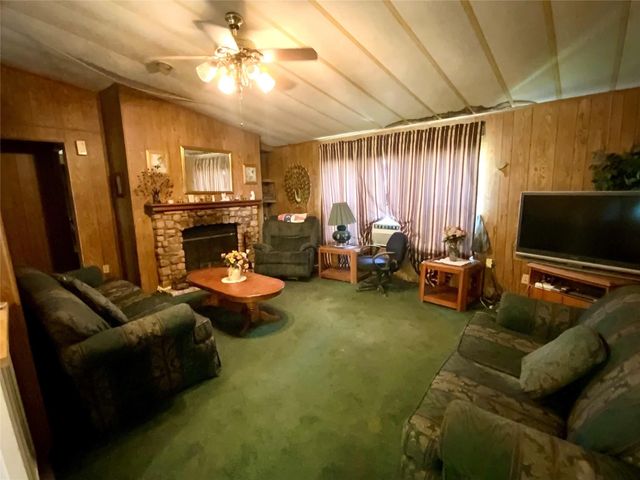 910 HWY 69, Emory, TX 75440
