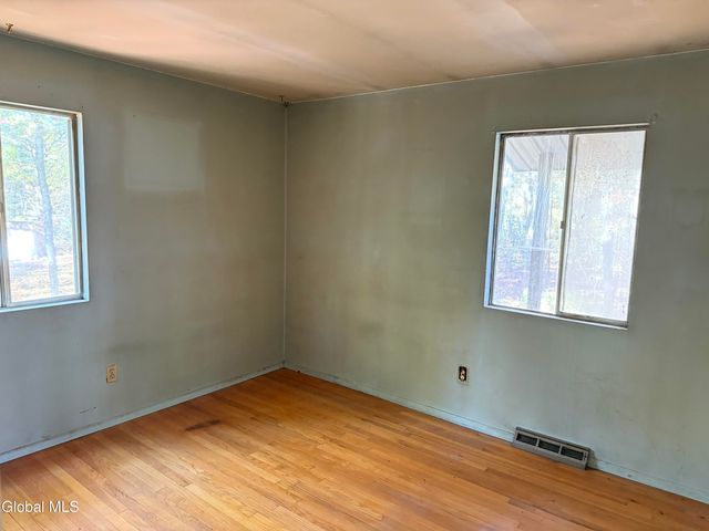 14 Arapaho Path, Saratoga Springs, NY 12866