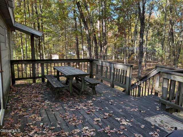 14 Arapaho Path, Saratoga Springs, NY 12866