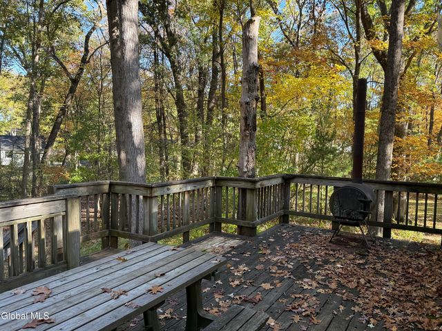 14 Arapaho Path, Saratoga Springs, NY 12866