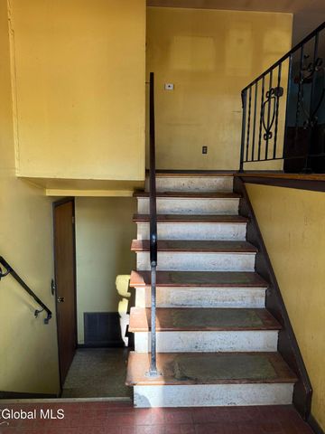 14 Arapaho Path, Saratoga Springs, NY 12866