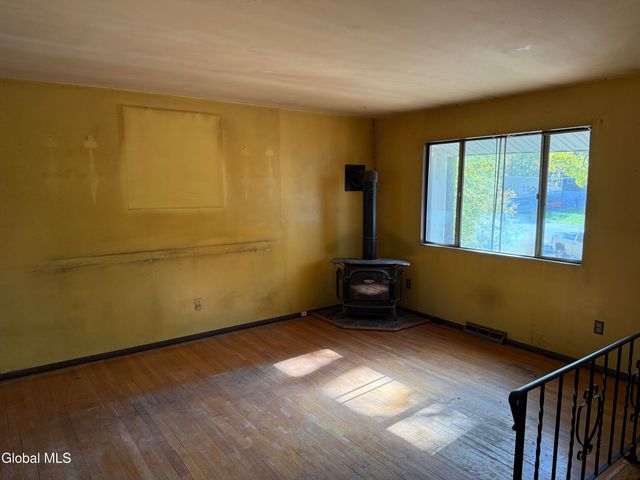 14 Arapaho Path, Saratoga Springs, NY 12866